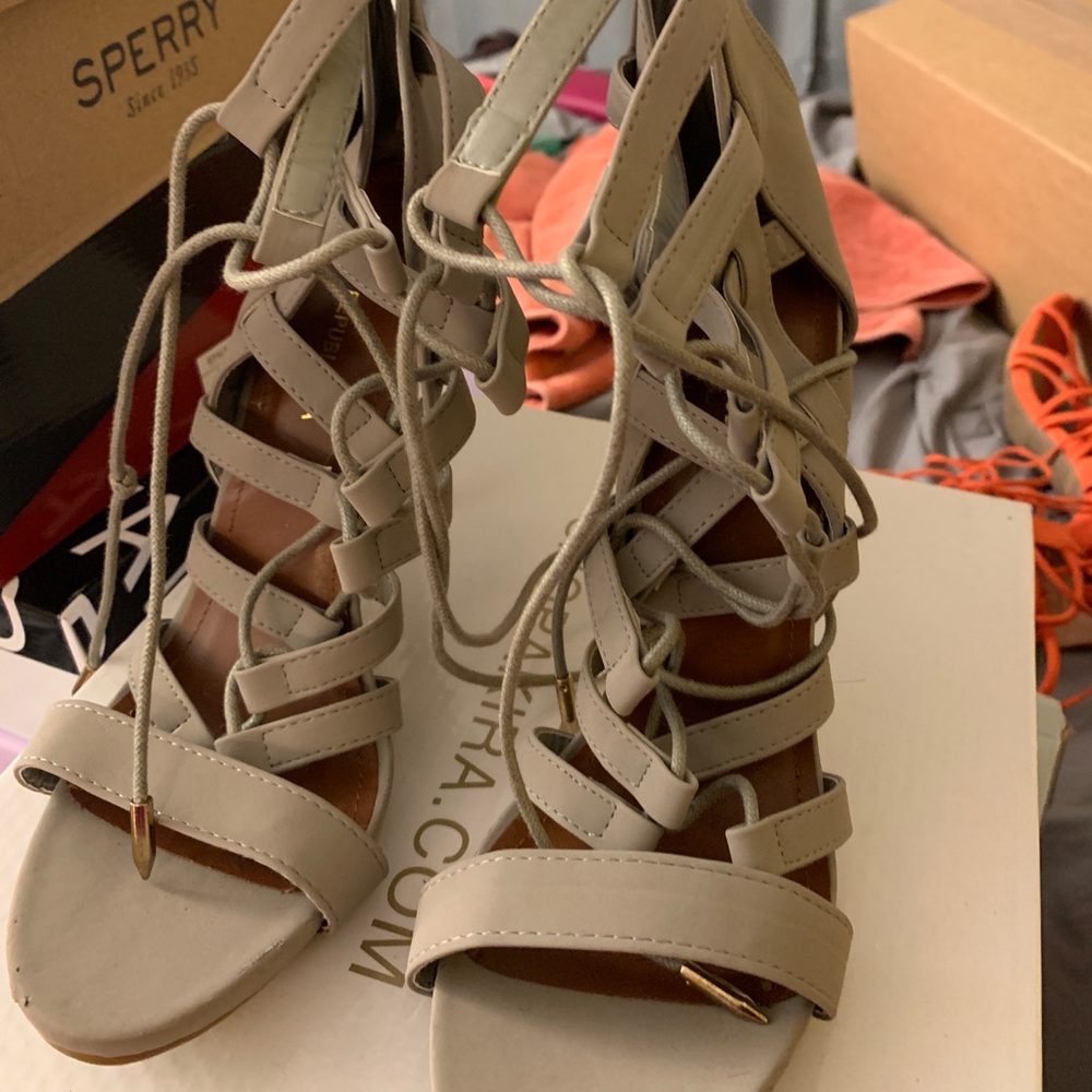 Lola Shoetique Grey lace up heels! Barely worn!